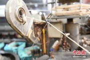 妻乐无穷小蚕虫变身“产业龙”，广西这座小城如何实现“破茧重生”？